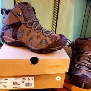 Womens hiking boot